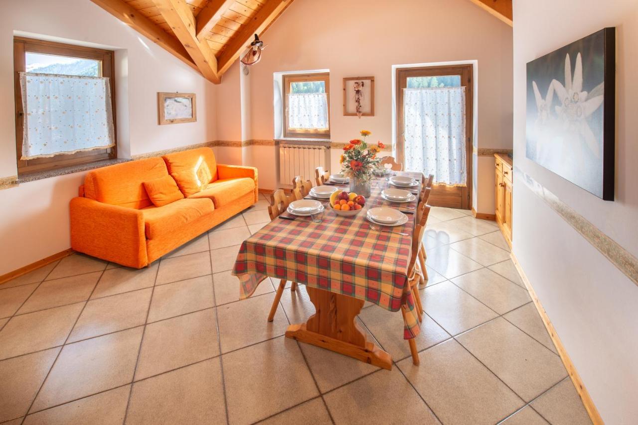 Appartamenti Casavacanzepejo Cogolo Exterior photo